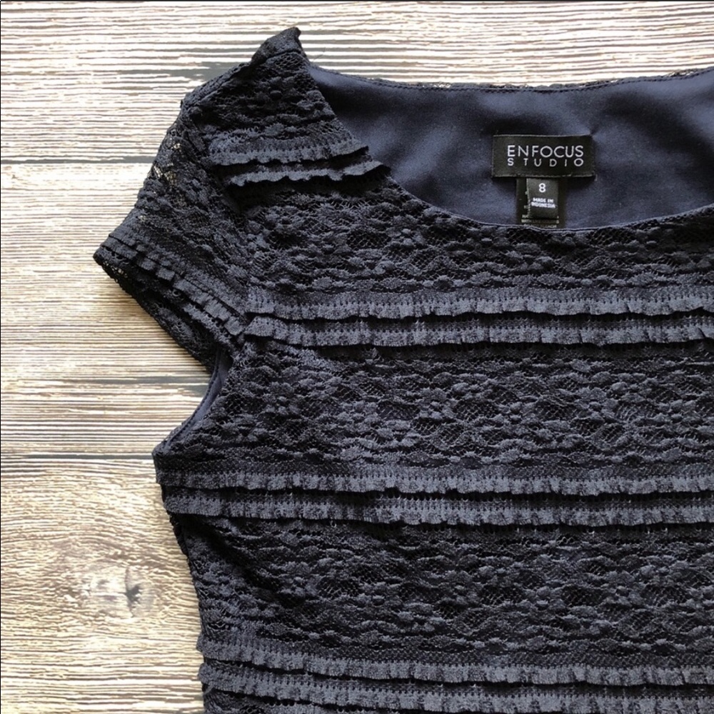 EnFocus Studio Navy Lace Dress w/ cap sleeves sz 8